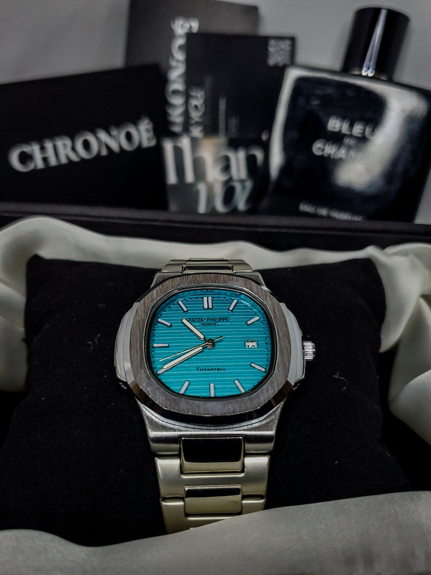 Patek Philippe Nautilus - Tiffiny Dial - Noir Edition (60% OFF)
