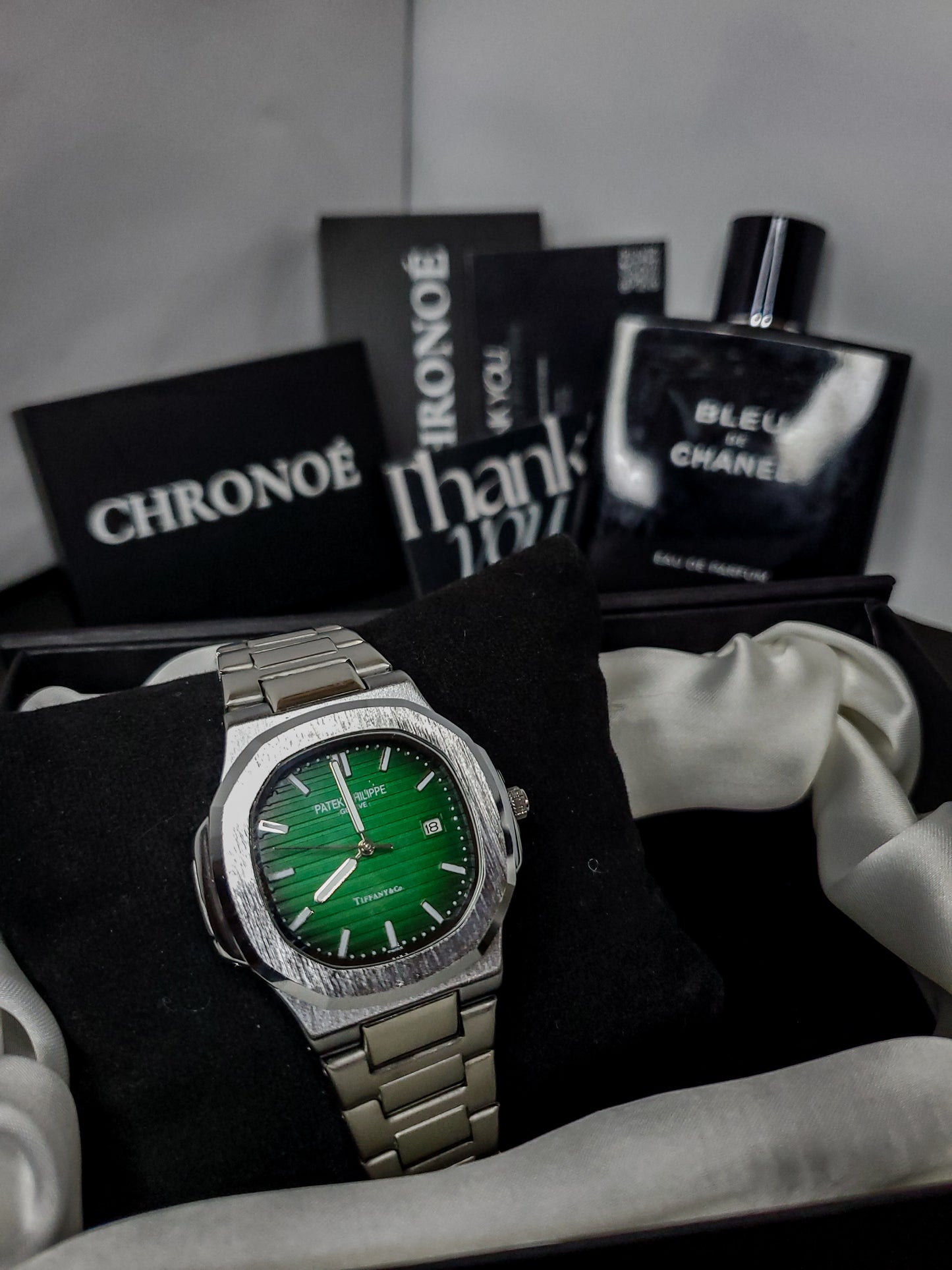 Patek Philippe Nautilus - Green Dial - Noir Edition (60% OFF)