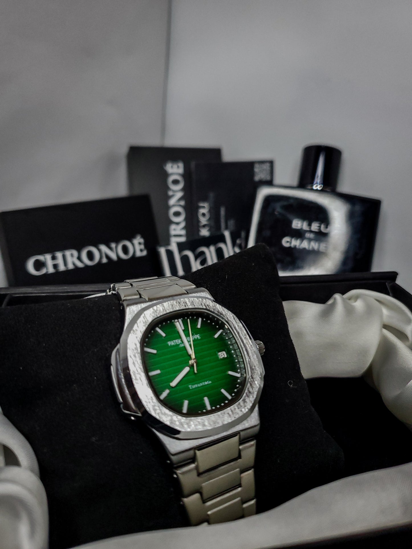 Patek Philippe Nautilus - Green Dial - Noir Edition (60% OFF)