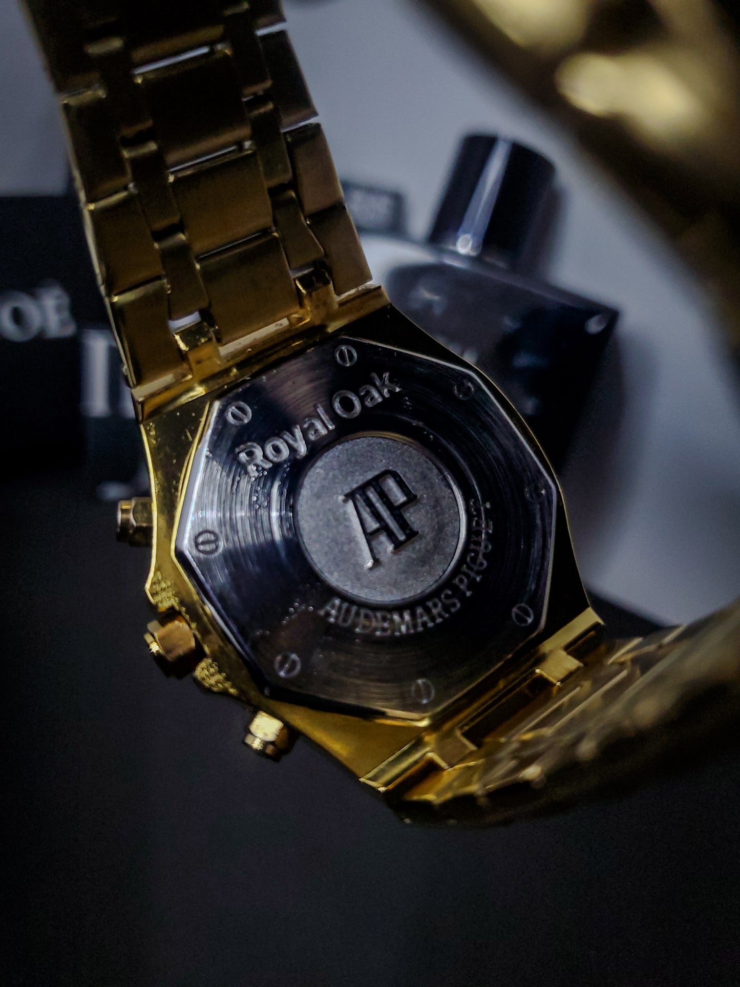 AP GOLD ROYAL OAK - LIMITED PHANTON EDITION (60% OFF)