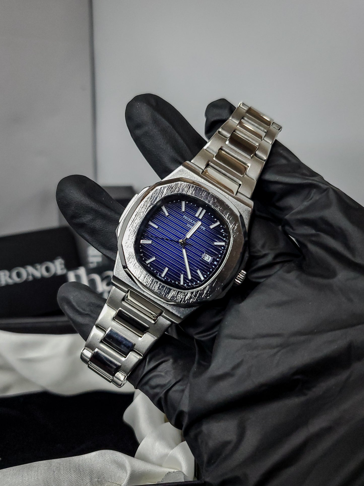 Patek Philippe Nautilus - Blue Dial - Noir Edition (60% OFF)